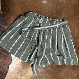NWOT American eagle linen and cotton striped shorts, size M